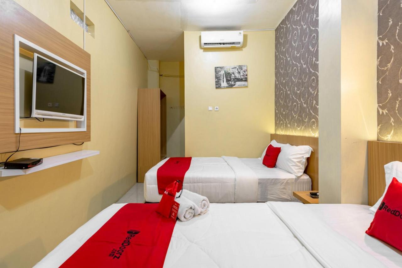 Reddoorz Near Dino Park Hotel Malang Exterior photo